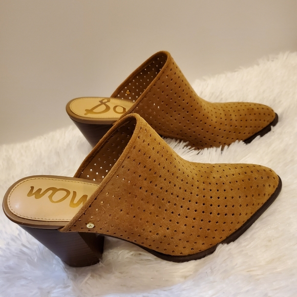 Shoes - Picture 1 of 3